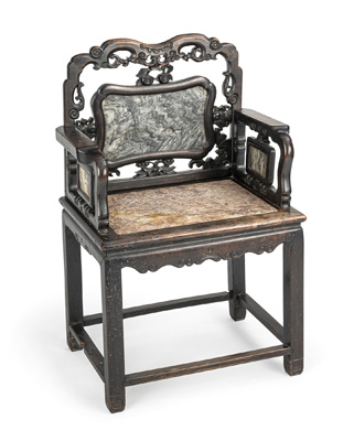 <b>Armlehnstuhl mit eingelegten Marmorplatten</b>
