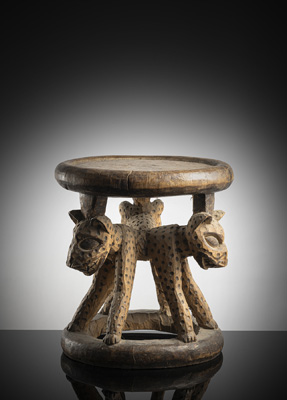 <b>Prächtiger Hocker</b>