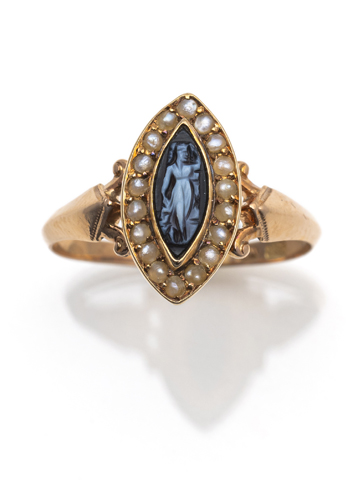<b>Marquise-Ring mit Achatcameo</b>
