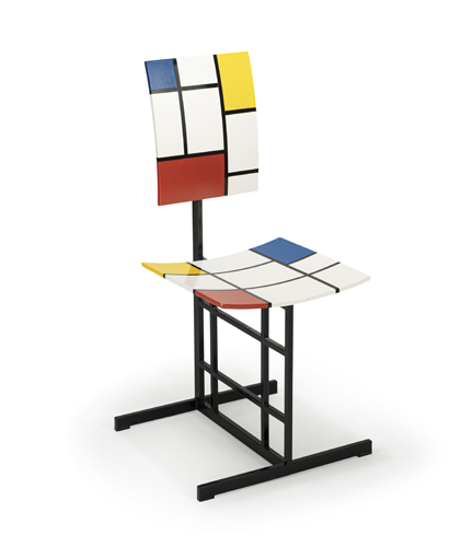 <b>Stuhl im Stile der Malerei von Piet Mondrian</b> <b>Stuhl im Stile der Malerei von Piet Mondrian</b>