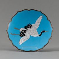 <b>A FOLIATED CLOISONNÉ CRANE DISH</b>