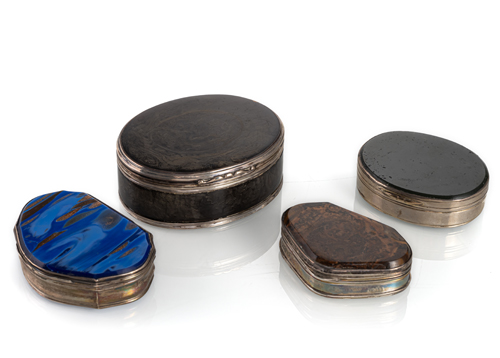 <b>Vier Tabatieren mit Silbermontierung</b>