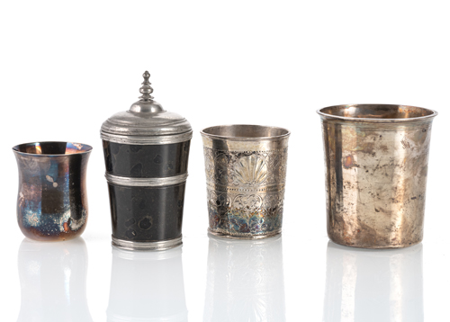 <b>Serpentinbecher mit Zinnmontierung</b>