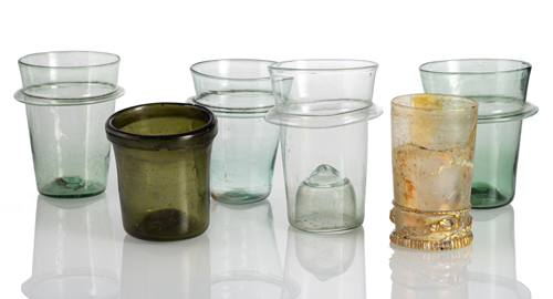 <b>Sechs Bechergläser</b>