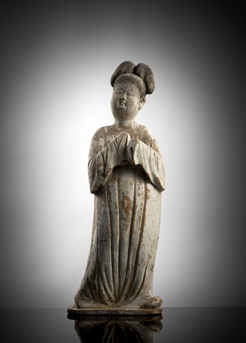 <b>A LARGE POTTERY FIGURE OF A STANDING COURT LADY WITH RESIDUE OF PAINTING</b> <b>A LARGE POTTERY FIGURE OF A STANDING COURT LADY WITH RESIDUE OF PAINTING</b>