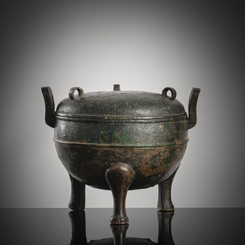 <b>A bronze food vessel of the 'ding' type with partially encrusted patina</b> <b>A bronze food vessel of the 'ding' type with partially encrusted patina</b>