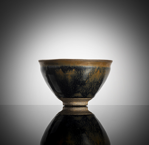 <b>A FINE RED-BROWN STRIPED 