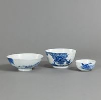 <b>THREE BLUE AND WHITE PORCELAIN BOWLS</b>
