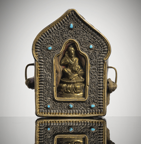 <b>A BRONZE AND SILVER AMULET-BOX, GAHU</b>