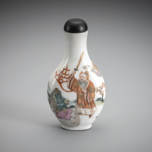 <b>A polychrome decorated porcelain snuff bottle with mythological scene</b> <b>A polychrome decorated porcelain snuff bottle with mythological scene</b>