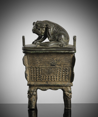 <b>A RARE BRONZE INCENSE BURNER  'FANG DING' IN ARCHAIC STYLE WITH LION HANDLE</b>