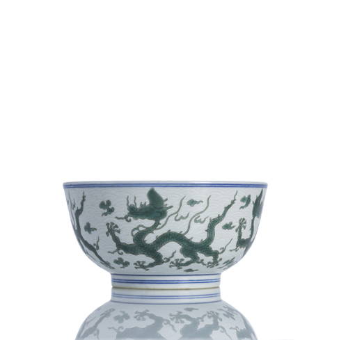 <b>A very rare imperial dragon bowl with 'anhua' decoration</b>