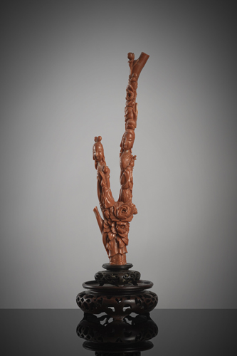 <b>A coral carving in the shape of two ladies with floral decoration</b>