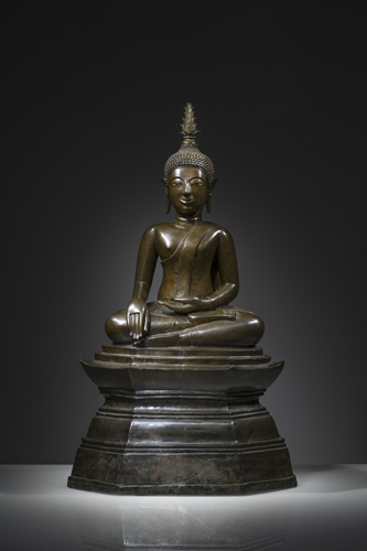 <b>A BRONZE FIGURE OF BUDDHA SHAKYAMUNI</b>