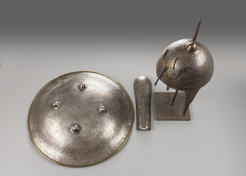 <b>Kulah Khud, Bazu-Wand, ein Schild aus Stahl</b> <b>Kulah Khud, Bazu-Wand, ein Schild aus Stahl</b>