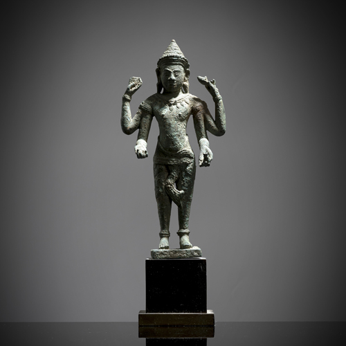 <b>A BRONZE FIGURE OF VISHNU</b>