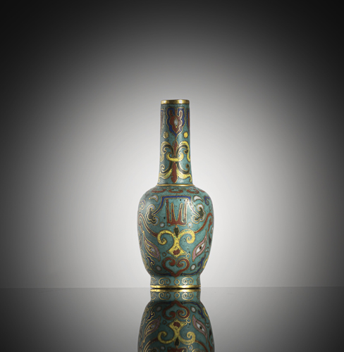 <b>An imperial cloisonné 'taotie' vase with decoration in archaic style</b>