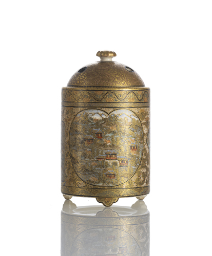 <b>Cylindrical satsuma koro with fine scenes of houses in a bamboo forest in reserves around the wall</b>