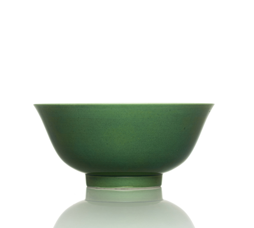 <b>A fine and very rare melon-green glazed Imperial porcelain bowl</b>