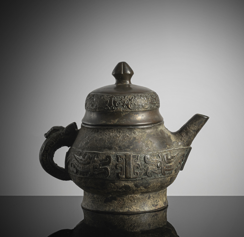 <b>A bronze ewer in archaic style</b>
