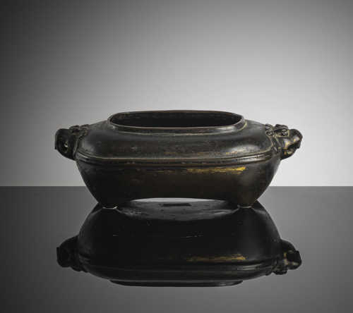 <b>An unusual part-gilt bronze incense burner on four short legs</b>