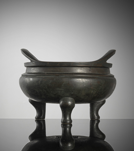 <b>A heavy-cast bronze incense burner from the Hans Wilhelm Siegel collection</b>