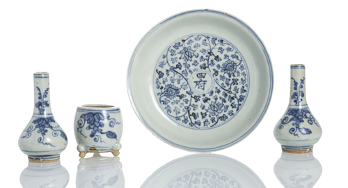 <b>A pair of porcelain vases and incense burners and a plate, underglaze blue partly decorated with grapes</b>