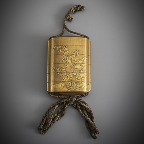 <b>A fine gold lacquer intro with camellias and other flowers</b>