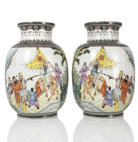 <b>Pair of 'famille rose' porcelain vases</b>