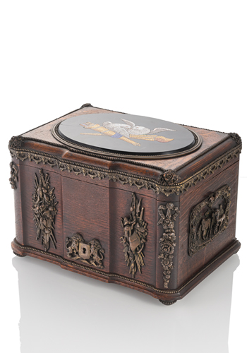 <b>Zigarrenkasten mit Mikromosaik</b>