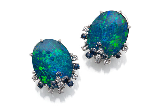 <b>Paar Ohrclips mit Opaltripletten</b>