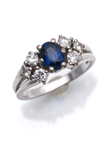 <b>Blauer Saphir Diamant Ring</b>