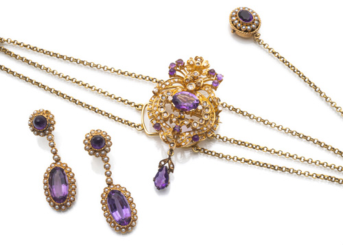 <b>Amethyst Demi-Parure aus Collier, Brosche & Ohrhänger</b>