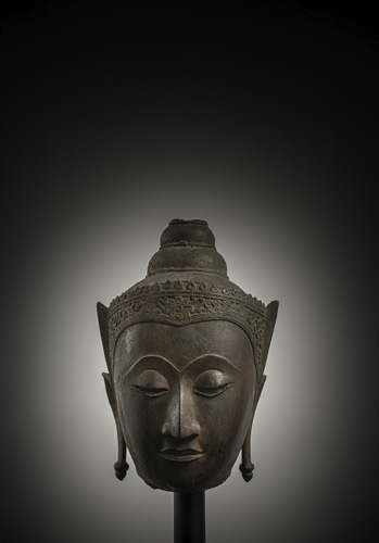 <b>A BRONZE HEAD OF THE BUDDHA PAREE</b>