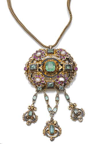 <b>Neorenaissance Anhänger mit Kette</b>