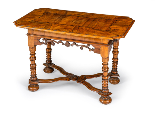 <b>Barocker Tisch</b>