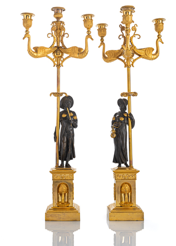 <b>Paar seltene Empire-Leuchter mit Pilgerdarstellungen</b>