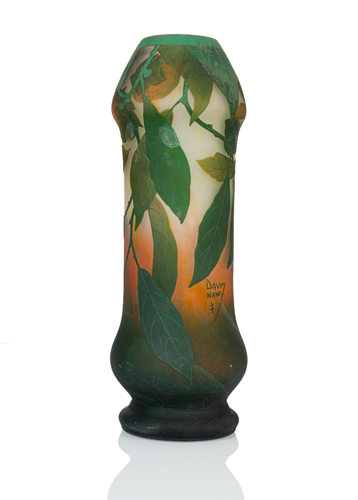 <b>Vase mit Blattdekor</b>