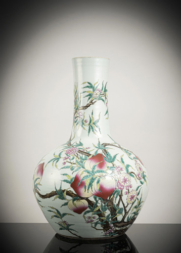 <b>A large 'famille rose' 