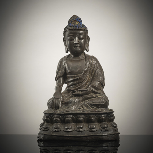 <b>A BRONZE FIGURE OF BUDDHA SHAKYAMUNI</b>