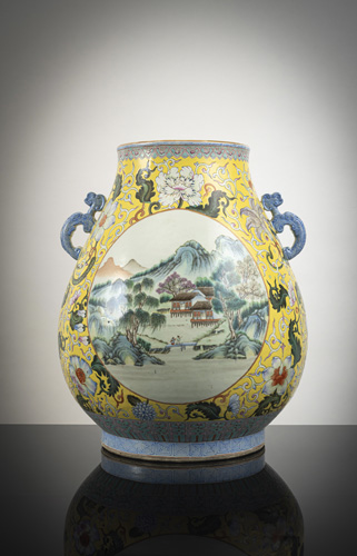 <b>A large vase in 'hu' shape with landscape reserves on a yellow ground with large flowers</b> <b>A large vase in 'hu' shape with landscape reserves on a yellow ground with large flowers</b>