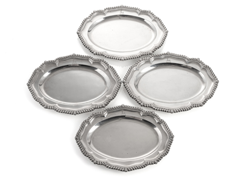 <b>Set von vier viktorianischen Silber-Tabletts</b>