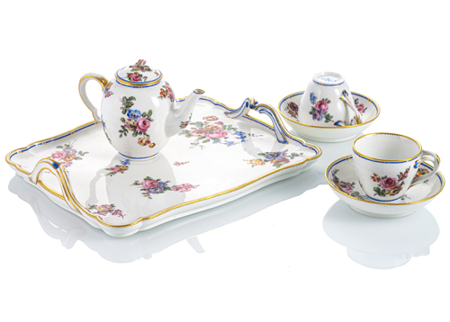 <b>Tête-a-Tête mit Blumendekor</b>