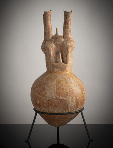 <b>Zypriotisches Gefäß aus rot polierter Tonware</b>