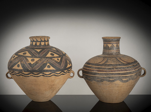 <b>Two Majiayao pttery jars</b>
