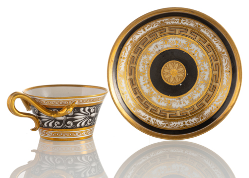 <b>Tasse und Untertasse</b>