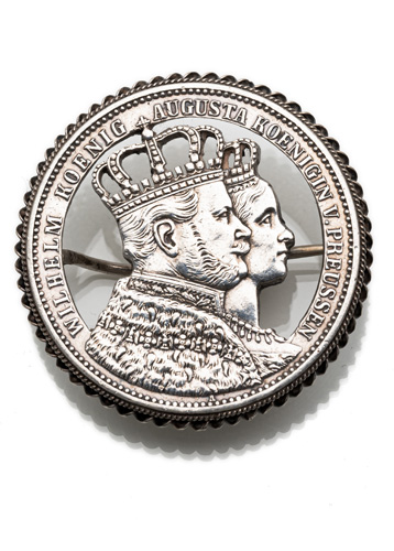 <b>Preußischer Krönungsthaler Wilhelm I. als Brosche</b>
