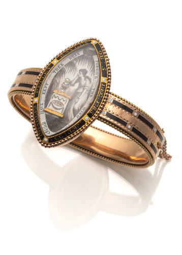 <b>Klassizistischer Memory-Armreif</b>