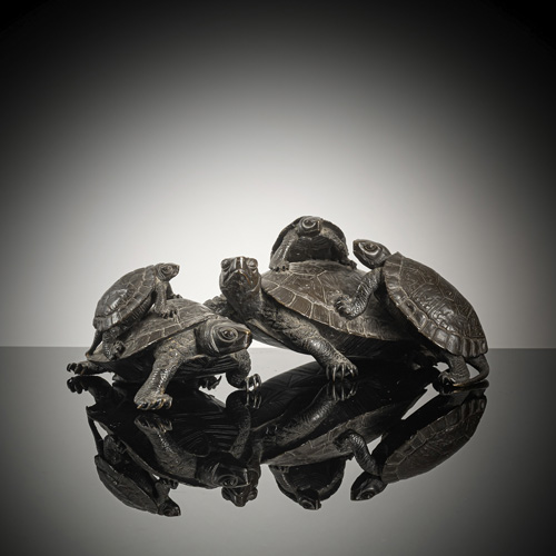 <b>A bronze okimono in the shape of a turtle couple with three hatchlings</b>