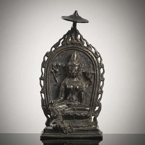 <b>A BRONZE FIGURE OF PRAJNAPARAMITA</b>